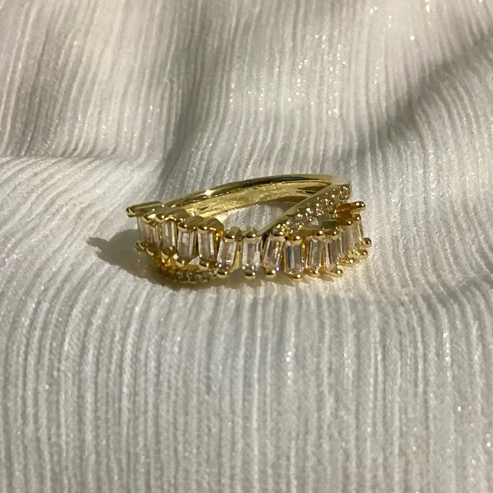 - 💄10k Gold Vermeil baguette CZ DiamondCrisscross band - Picture 11 of 17